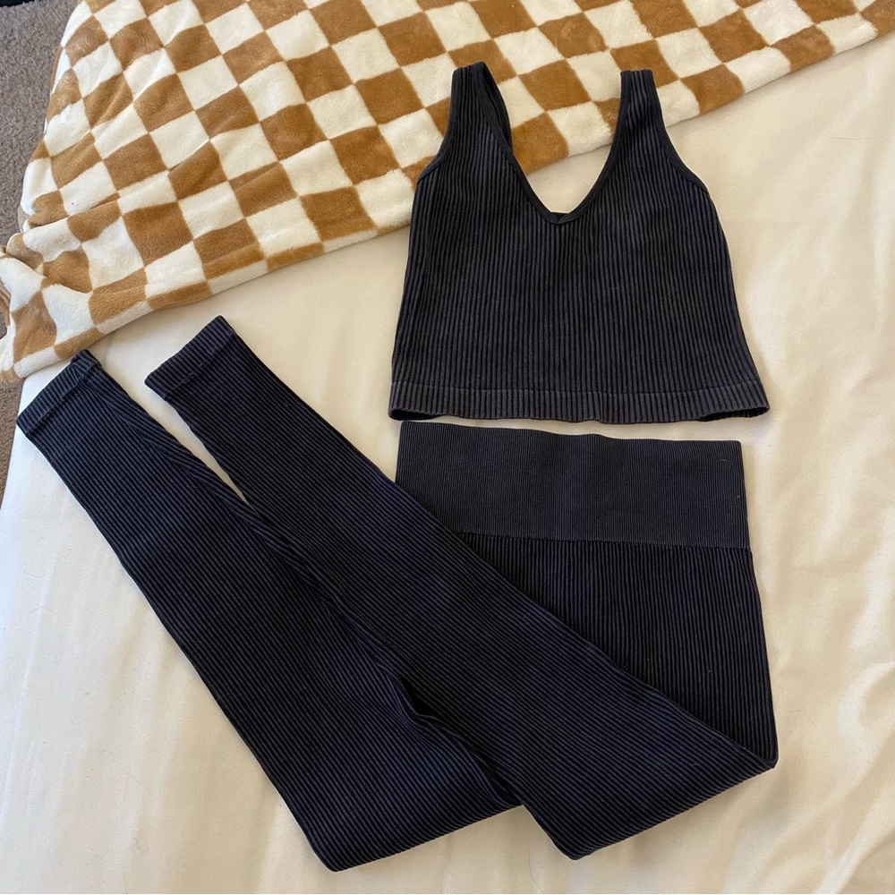 Matching set, leggings set, workout set, bra and leggings set women’s xs, grey